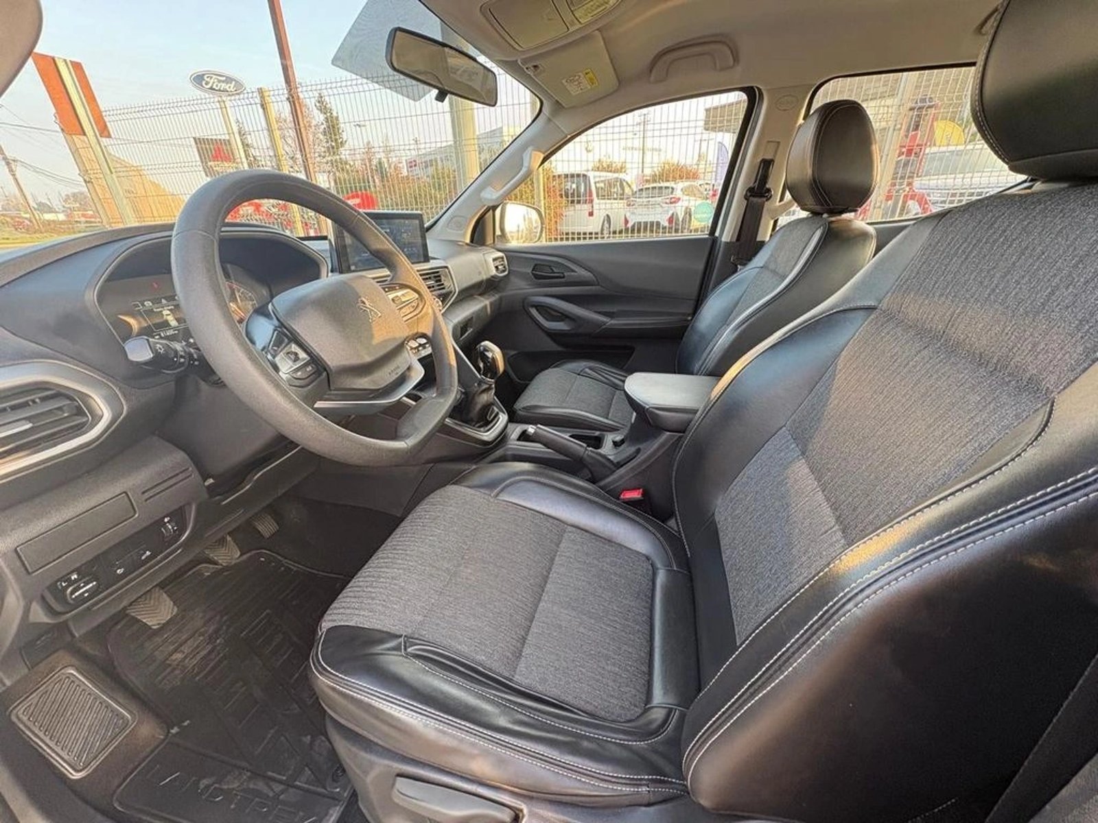 PEUGEOT LANDTREK 1.9 4X2 MT 2023 - Imagen 8 de 12
