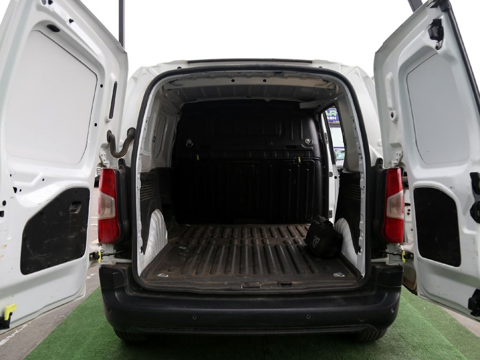 Peugeot PARTNER 1.5 L1 BLUEHDI 100 MT DIESEL 2024 - Imagen 9 de 19