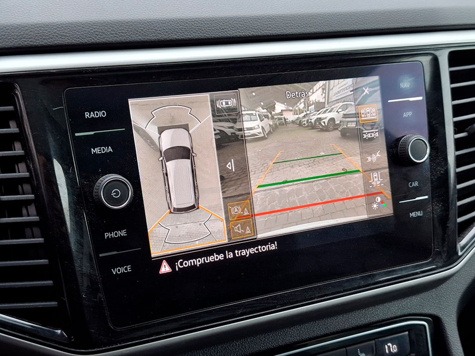 Volkswagen ATLAS 3.6 LIMITED 4X4 7 Pasajeros 2024 - Imagen 15 de 20