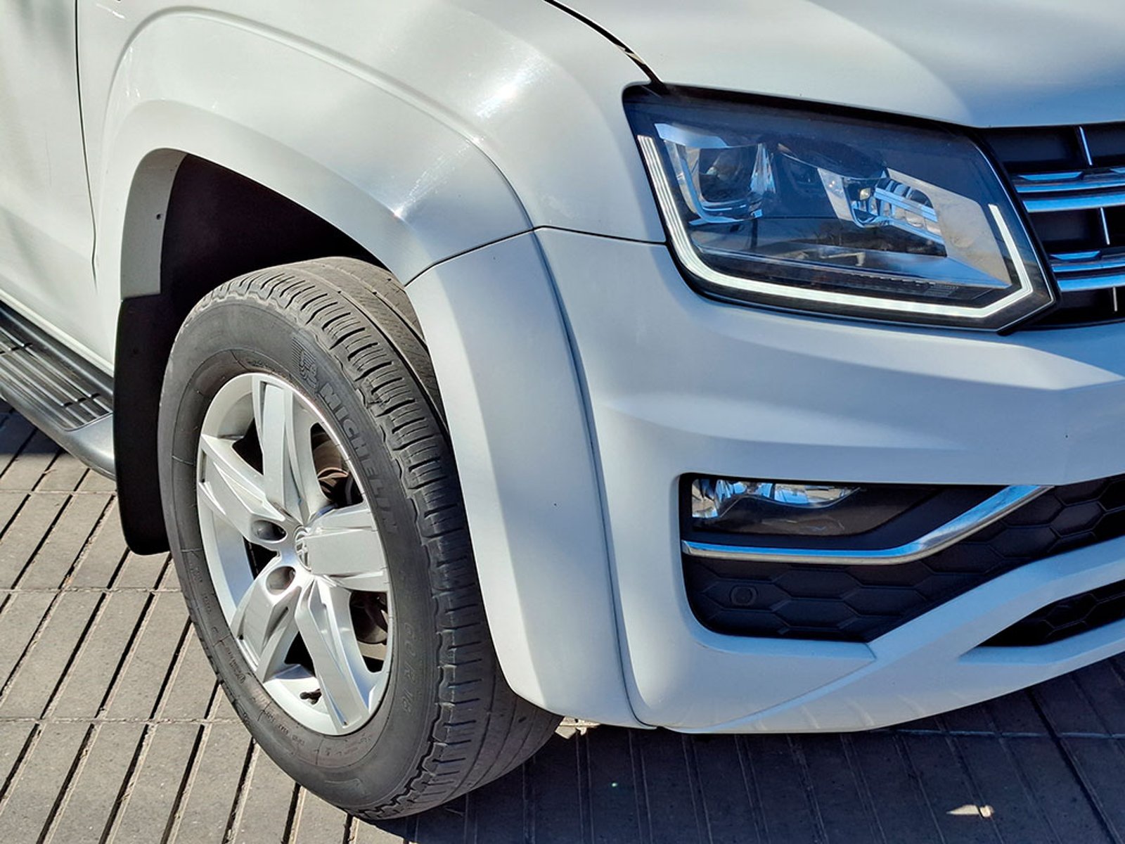 Volkswagen AMAROK 2.0 HIGHLINE 4MOTION 2023 - Imagen 7 de 20