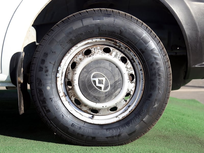 Maxus V80 2.5 4X2 CARGO VAN MT 5P 2016 - Imagen 8 de 16