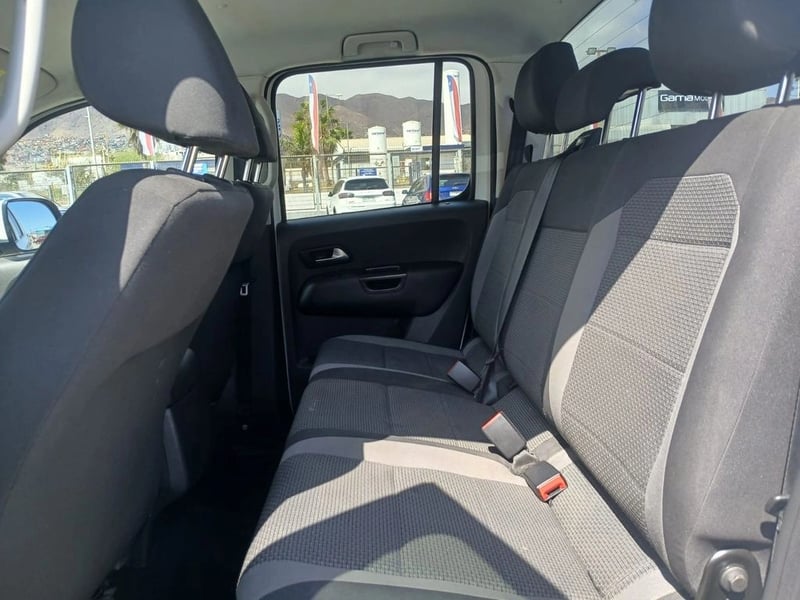 Volkswagen AMAROK 2.0 TRENDLINE 4X4 DIESEL MT 4P 2021 - Imagen 15 de 20