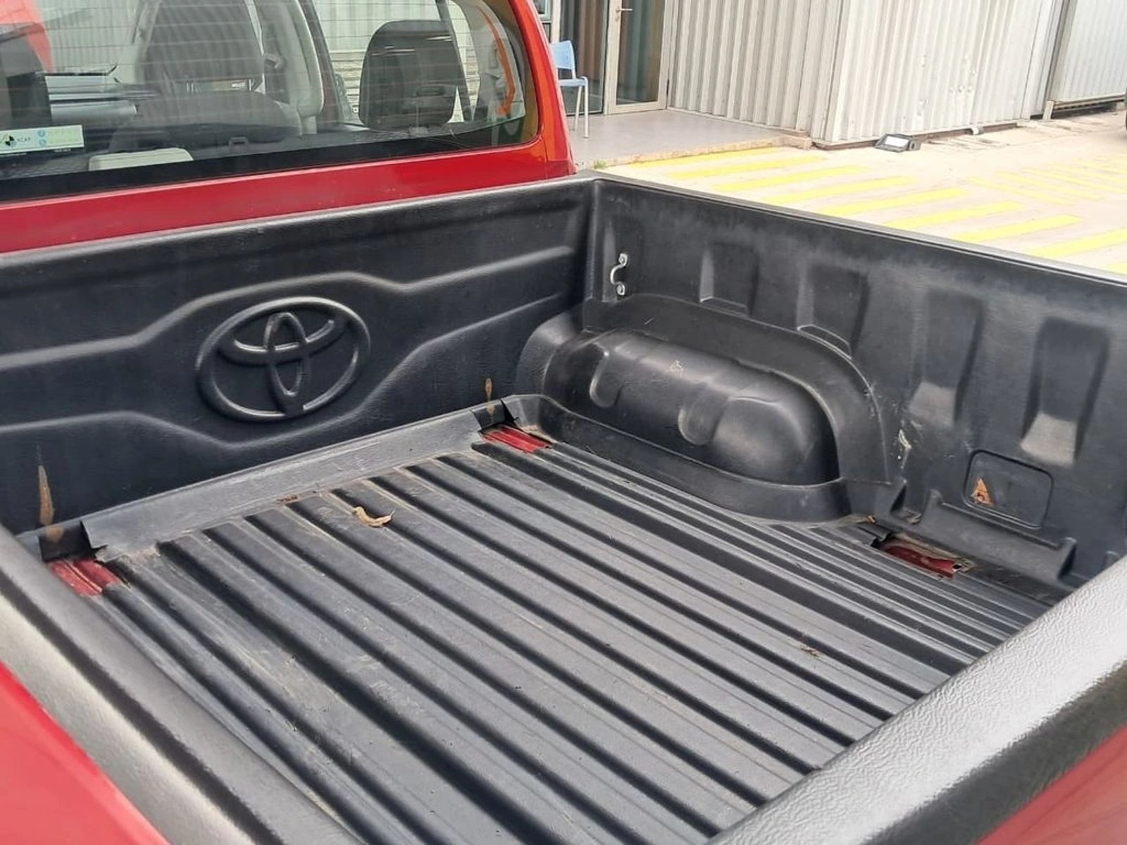 Toyota HILUX 2.4 DX 4X2 MT 2023 - Imagen 10 de 19