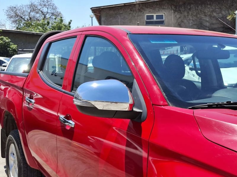Mitsubishi L200 2.4 KATANA CR 4X2 MT 2023 - Imagen 4 de 20