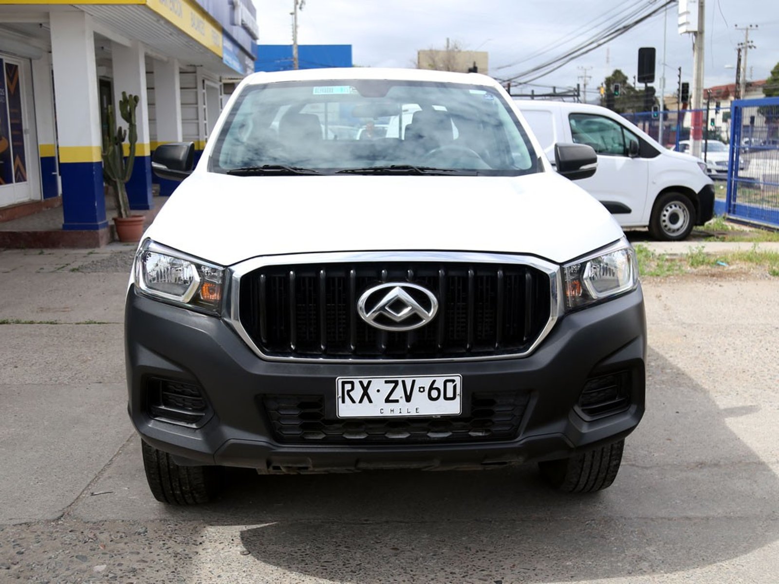 Maxus T60 2.8 DX DIESEL DOB. CAB 4X2 6MT 4P 2022 - Foto 2 de 20