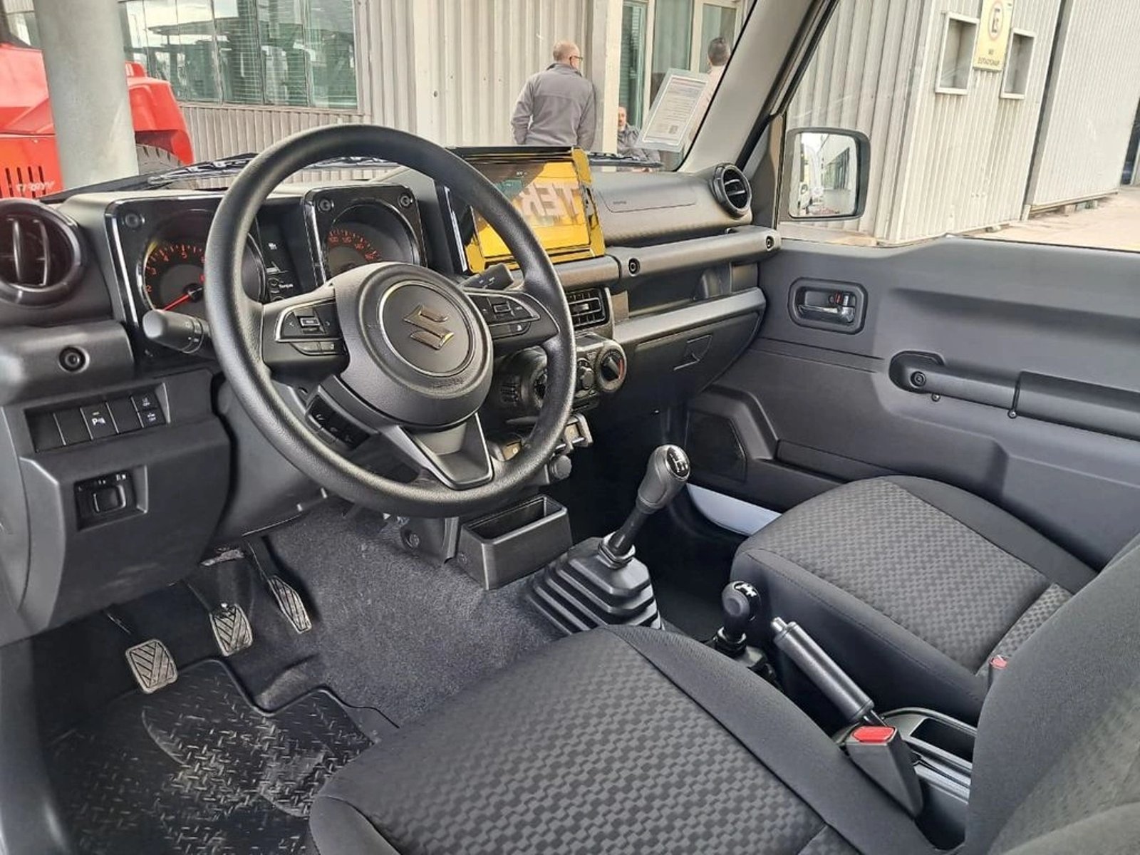 Suzuki JIMNY GL WINCHE MT 4X4 2026 - Imagen 15 de 20
