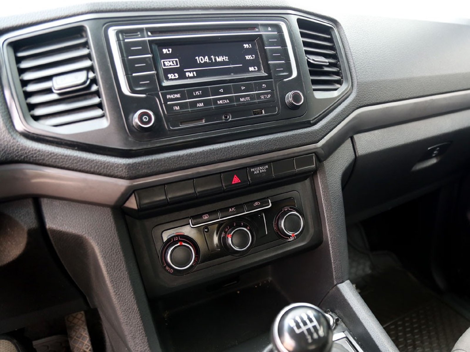 Volkswagen AMAROK DCAB TDI 4X4 TRENDLINE 2.0 2023 - Imagen 19 de 20