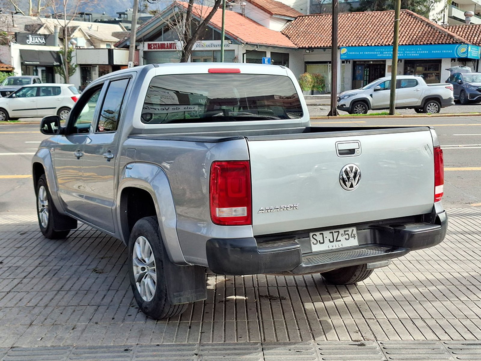 Volkswagen AMAROK 2.0 Confortline 4X2 MT 2023 - Imagen 4 de 20