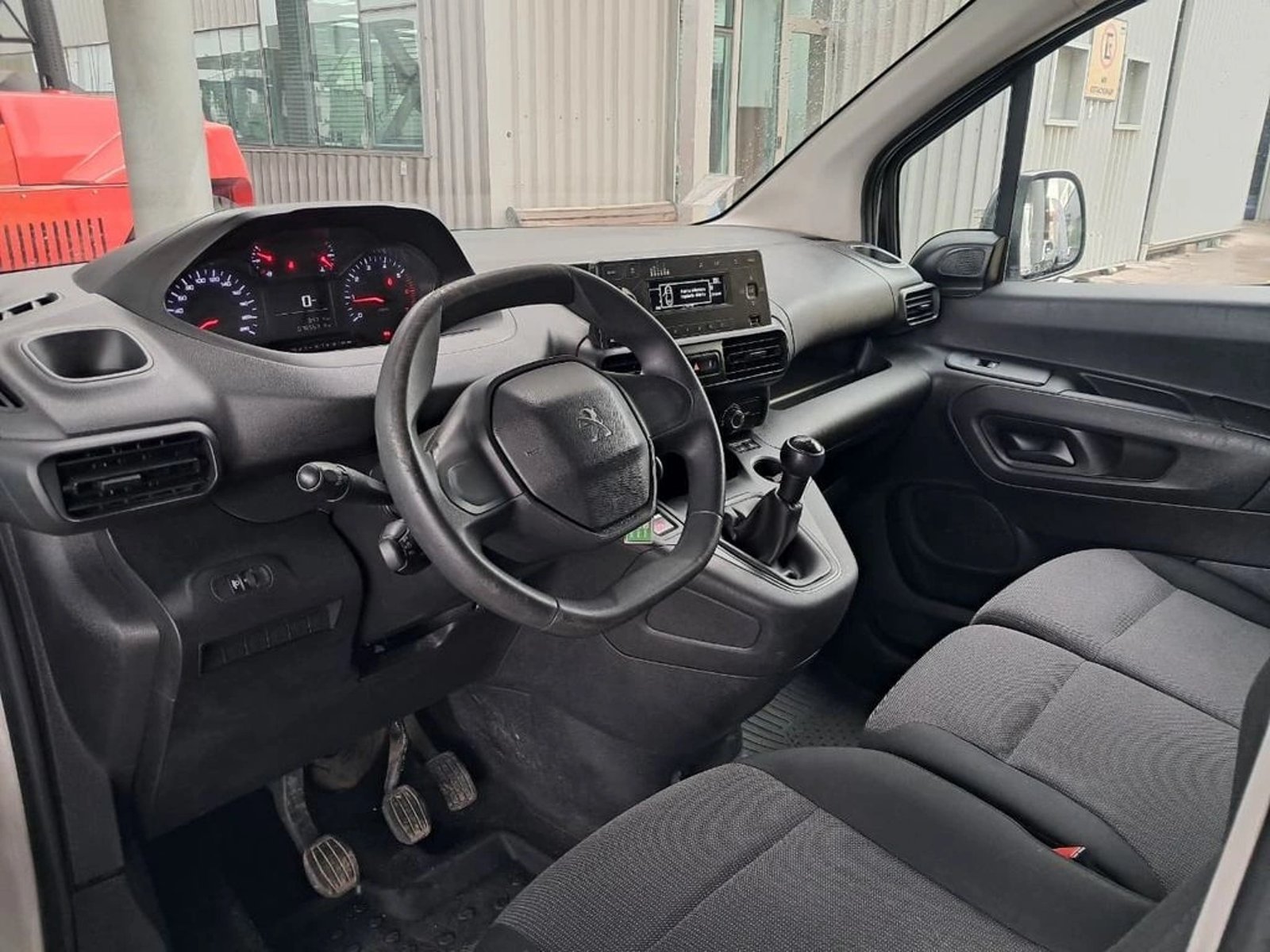 Peugeot PARTNER L1 1.6 HDI 4X2 MT 2021 - Imagen 12 de 18