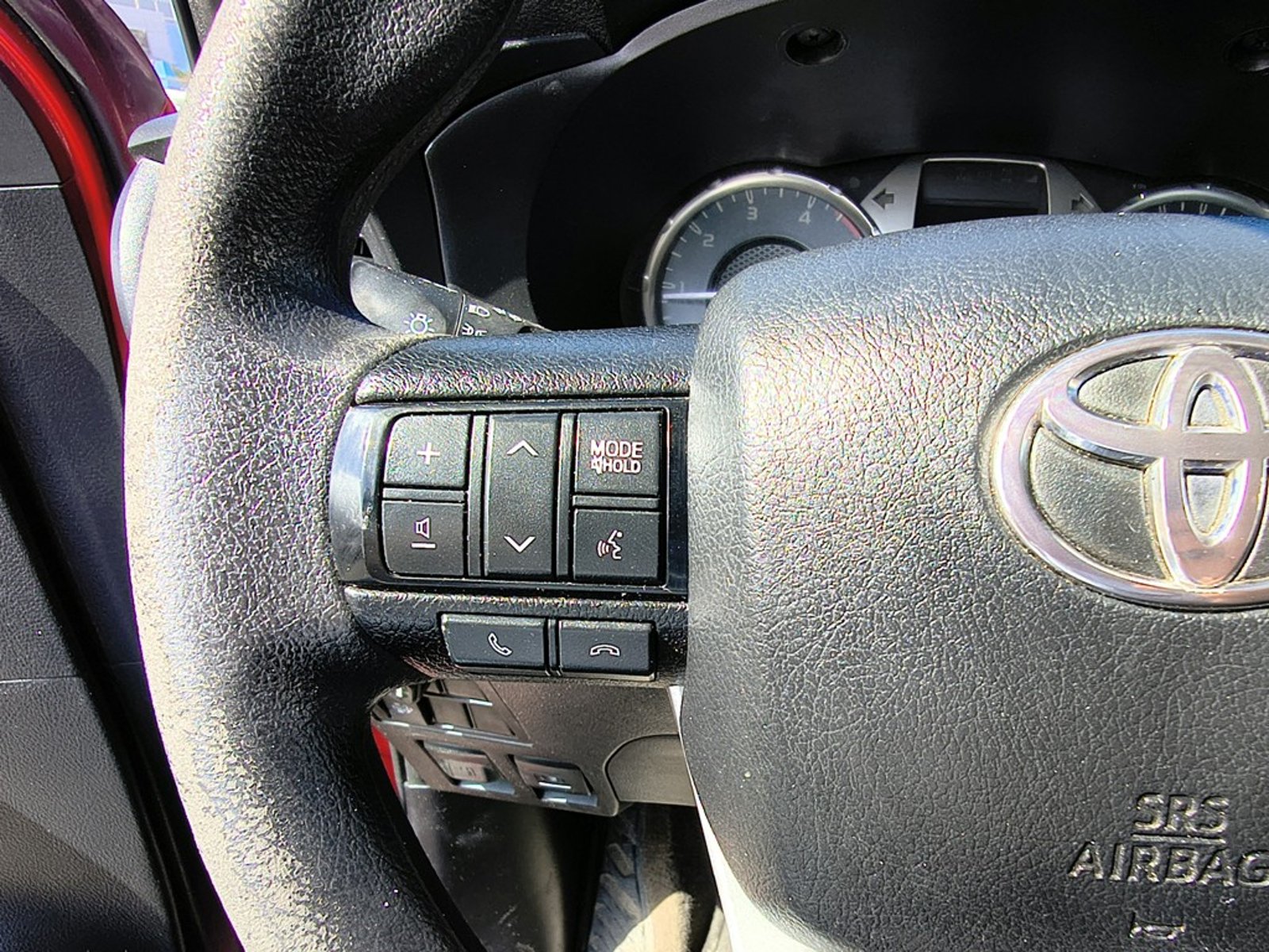 TOYOTA HILUX 2.4 DX 4X2 DIESEL MT 2023 - Imagen 11 de 18