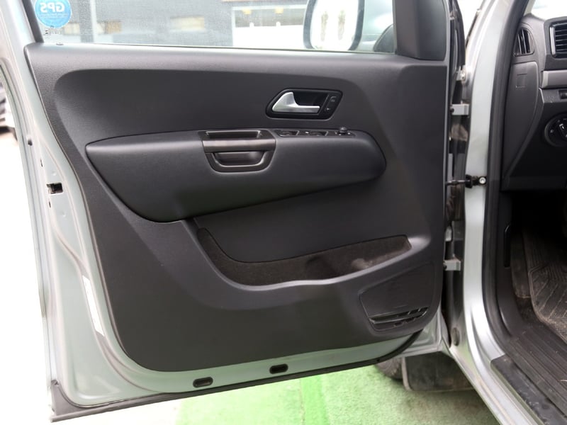 Volkswagen AMAROK 2.0 4X2 TRENDLINE MT 2023 - Imagen 11 de 20