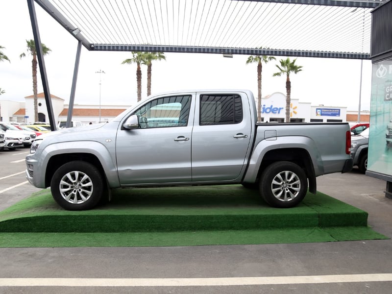 Volkswagen AMAROK 2.0 4X2 TRENDLINE MT 2023 - Imagen 9 de 20