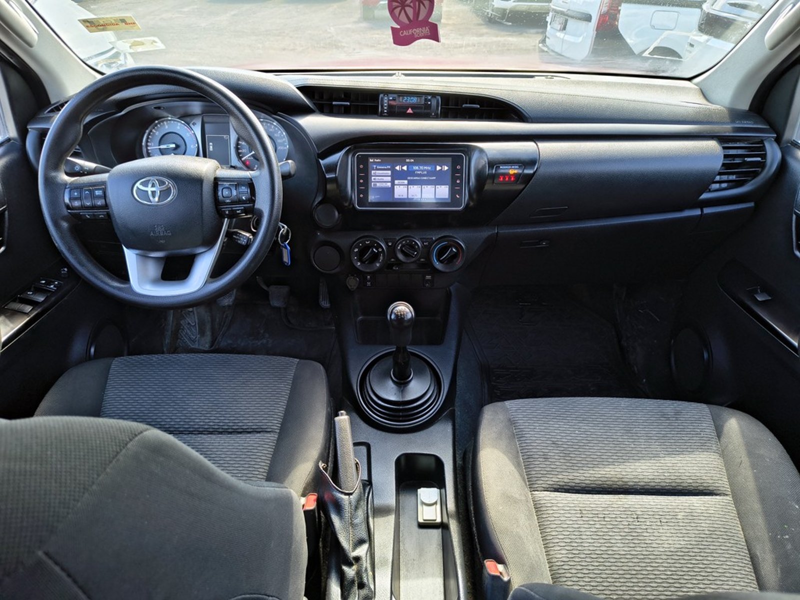 TOYOTA HILUX 2.4 DX 2022 - Imagen 18 de 20