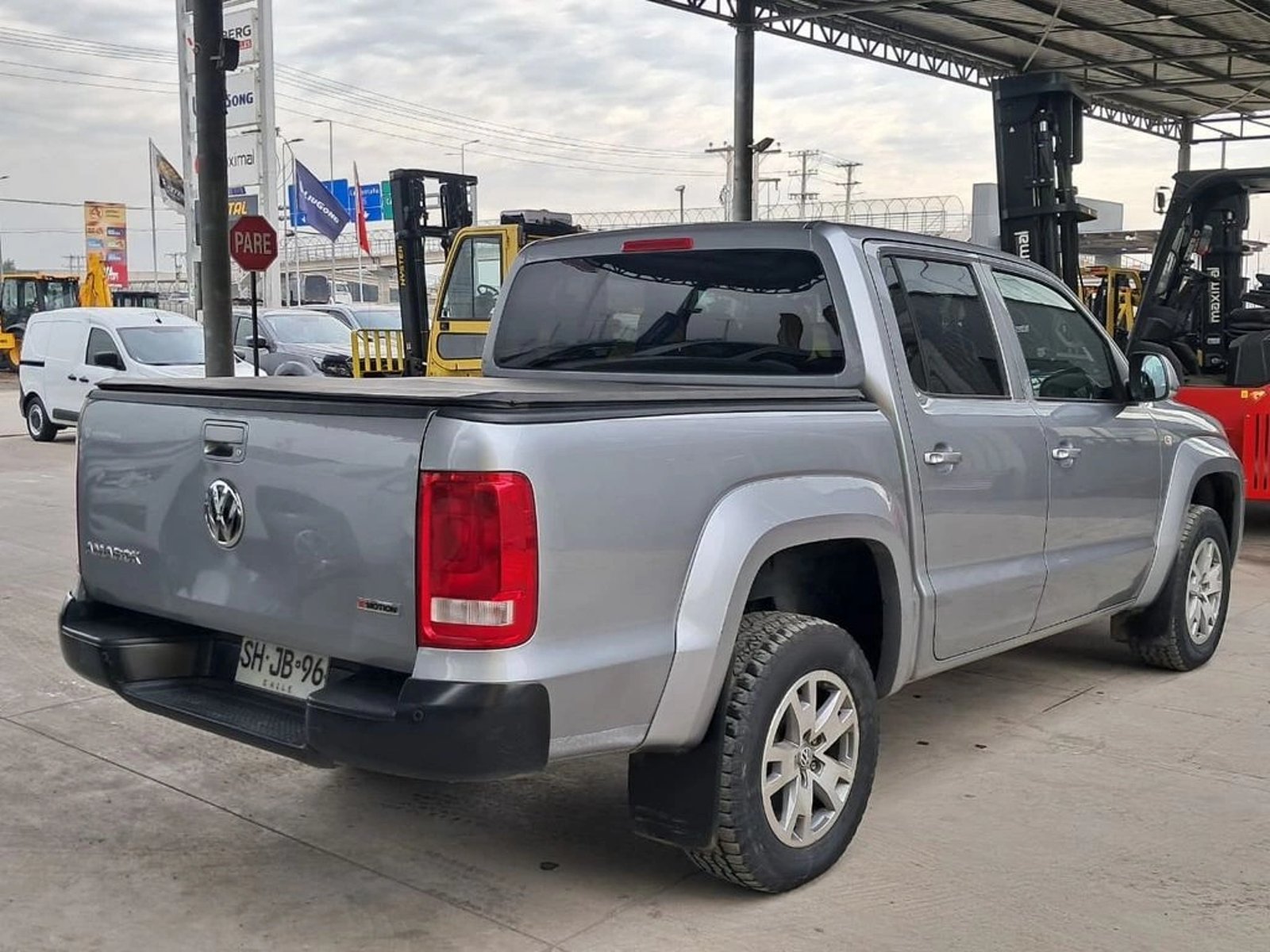 Volkswagen AMAROK COMFORTLINE 4X4 DC AT 2023 - Imagen 5 de 20