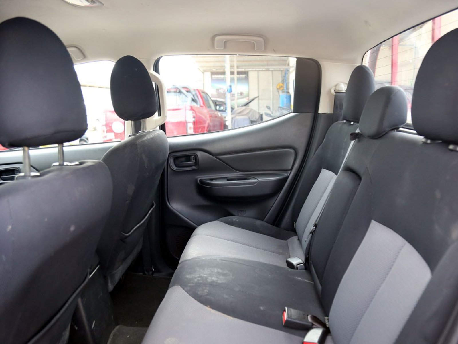 Mitsubishi L200 2.4 KATANA CR MT 4X2 DIESEL 2022 - Imagen 18 de 20