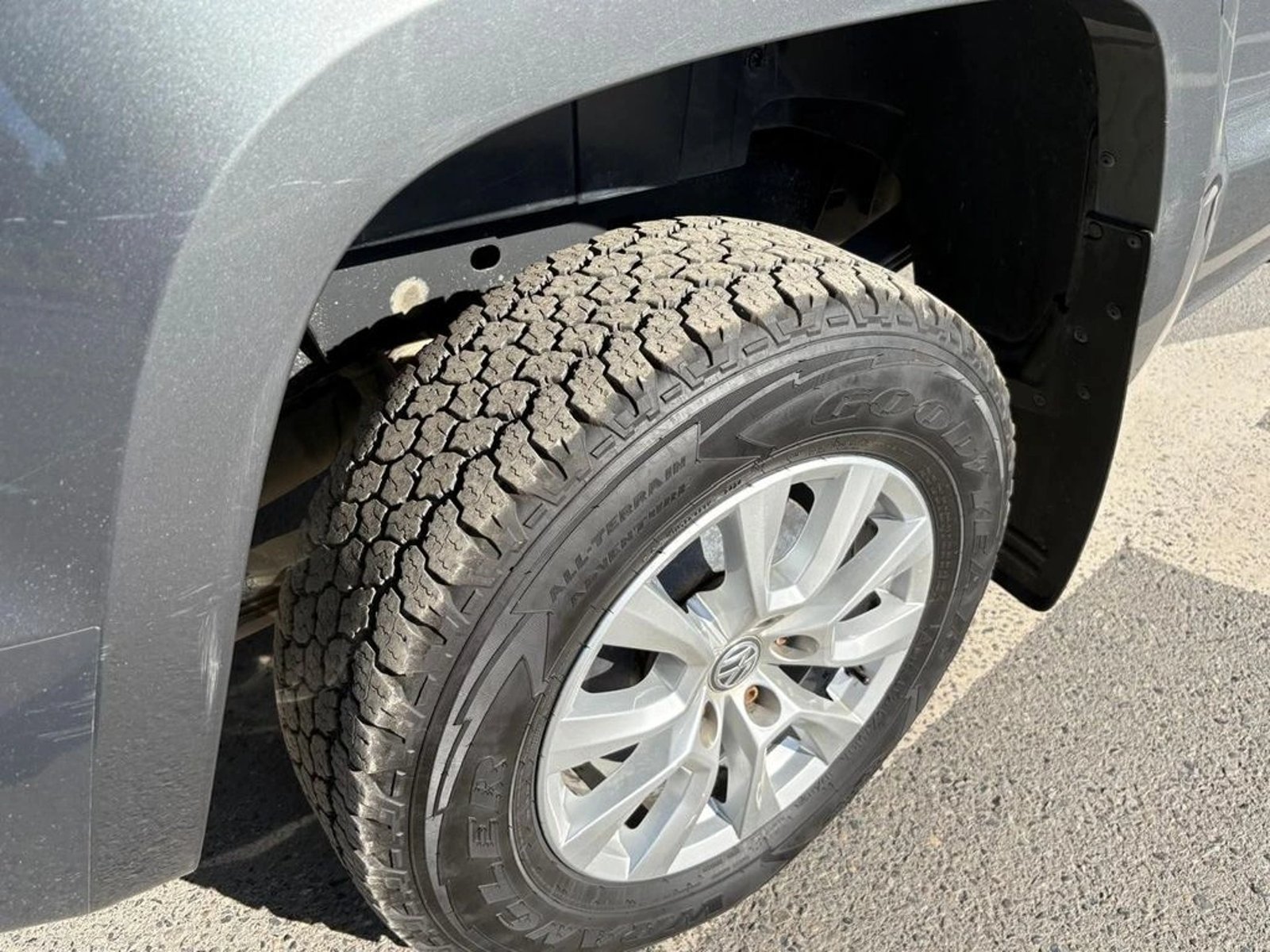VOLKSWAGEN AMAROK TRENDLINE 4X2 MT 2023 - Imagen 12 de 13
