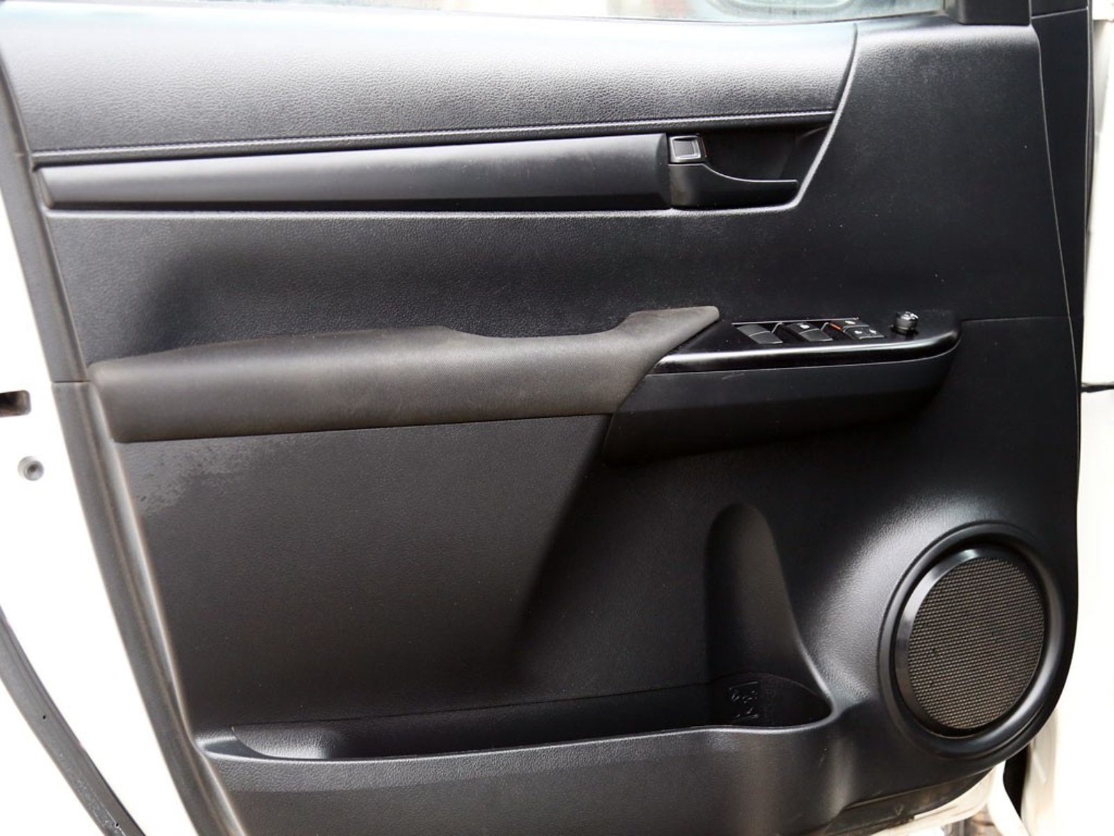 Toyota HILUX 2.4 DX MT 4X2 DIESEL 2021 - Imagen 16 de 20
