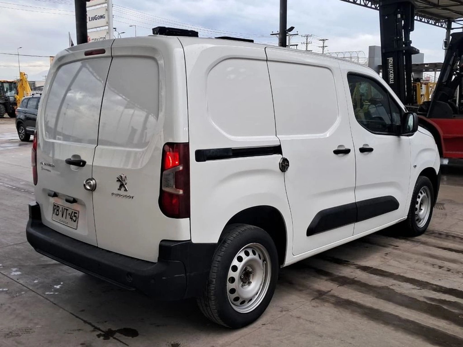 Peugeot PARTNER L1 1.6 HDI 4X2 MT 2021 - Imagen 6 de 18