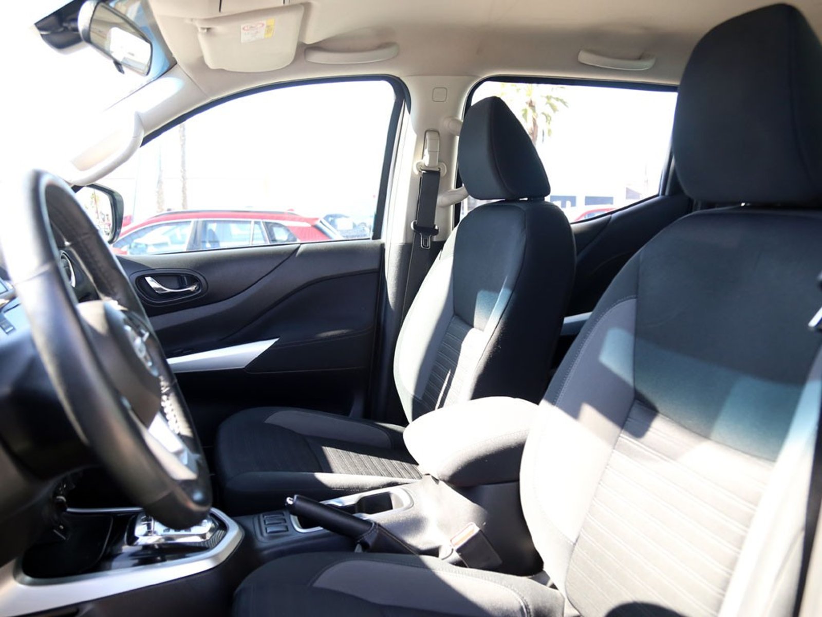 NISSAN NAVARA 2.3 AT 4X4 DIESEL 2022 - Imagen 12 de 20