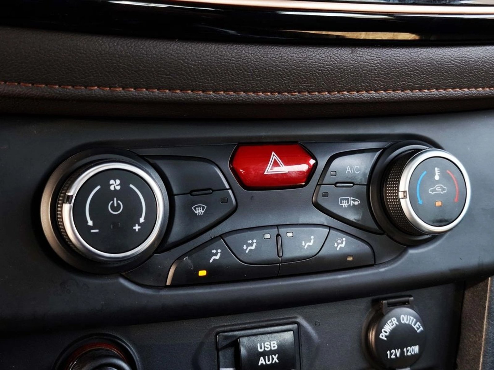 ZX Auto TERRALORD 2.5 DLX MT 4X2 2022 - Imagen 20 de 20