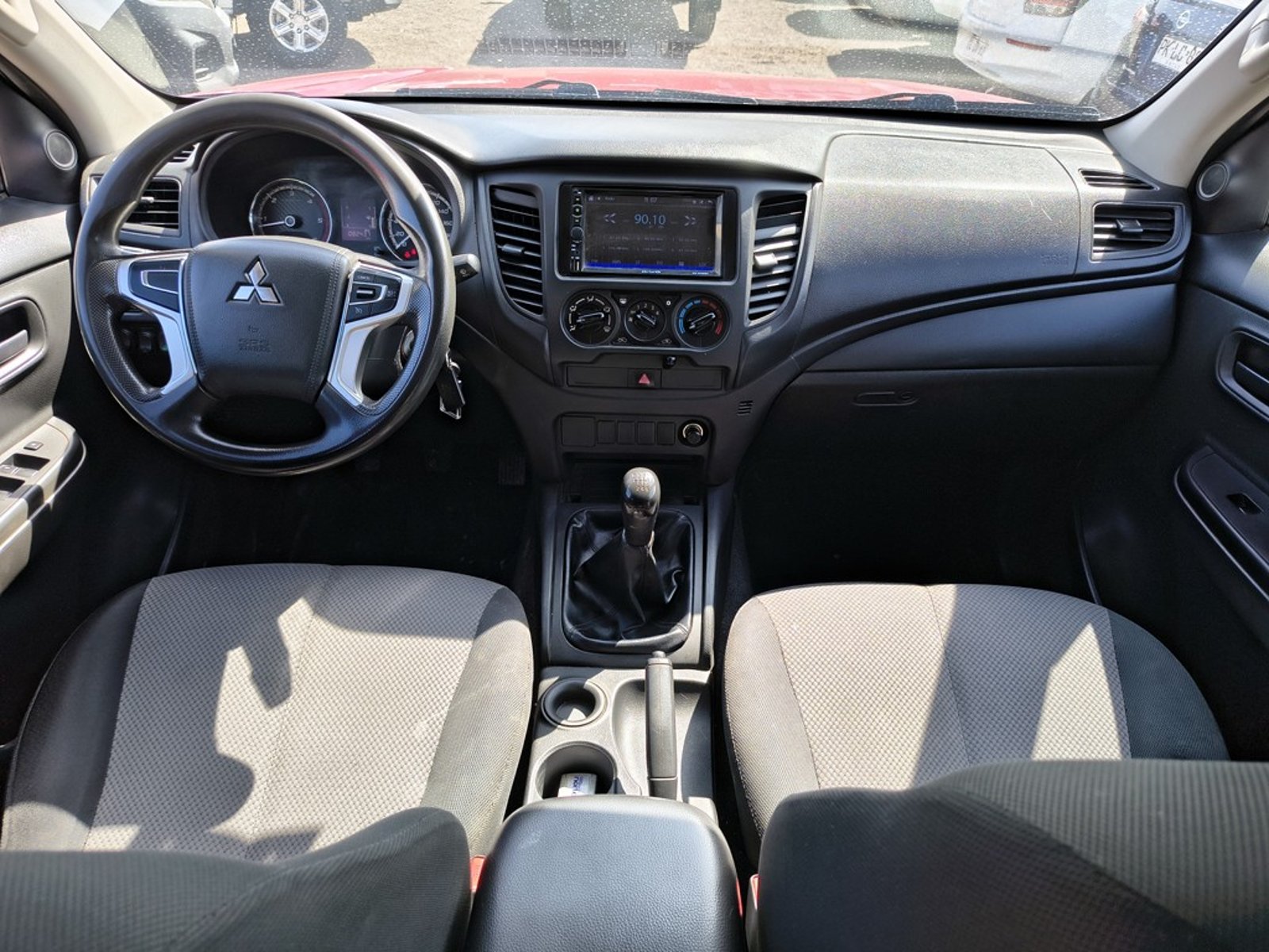 Mitsubishi L200 KATANA 2.4 Diesel 4x4 T/M 2022 - Imagen 15 de 20
