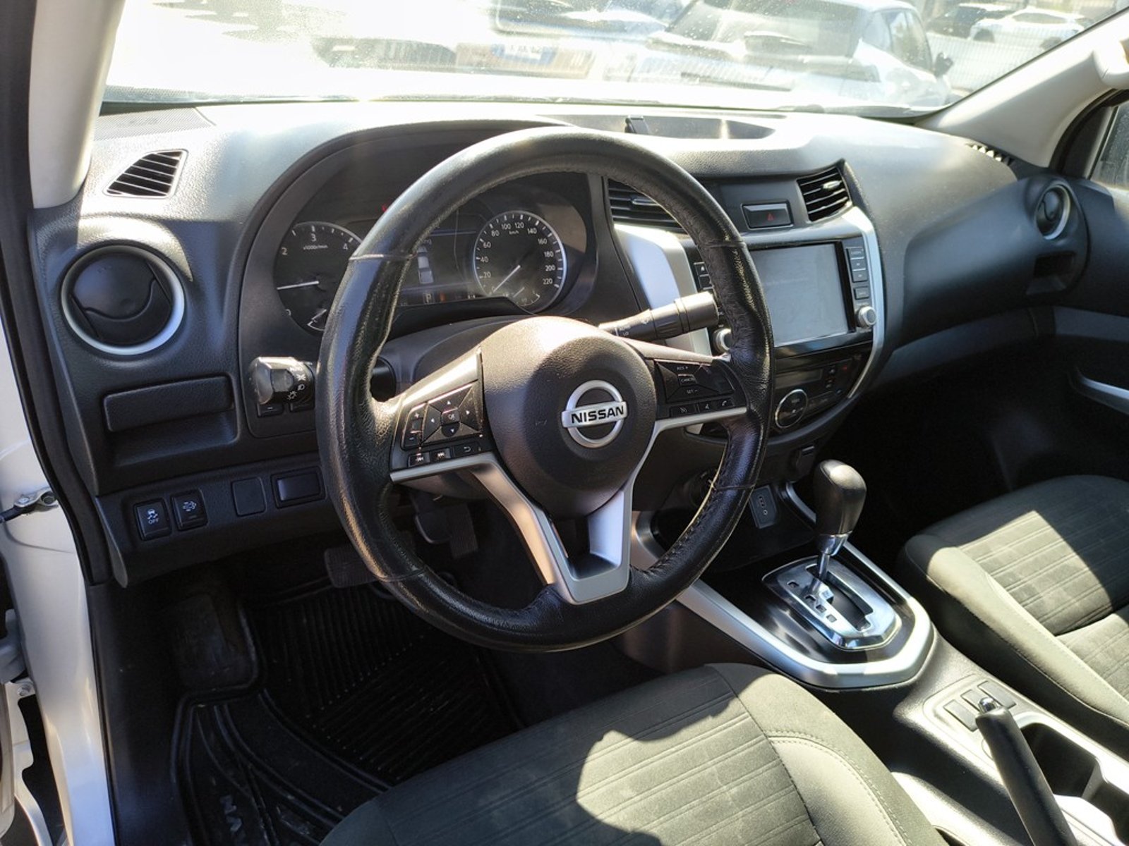 NISSAN NAVARA 2.3 Diesel 4x4 T/A 2023 - Imagen 10 de 18