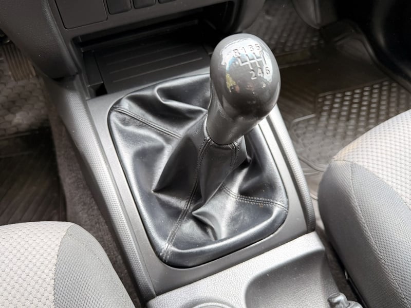 Mitsubishi L200 KATANA CRT 2023 - Imagen 13 de 20