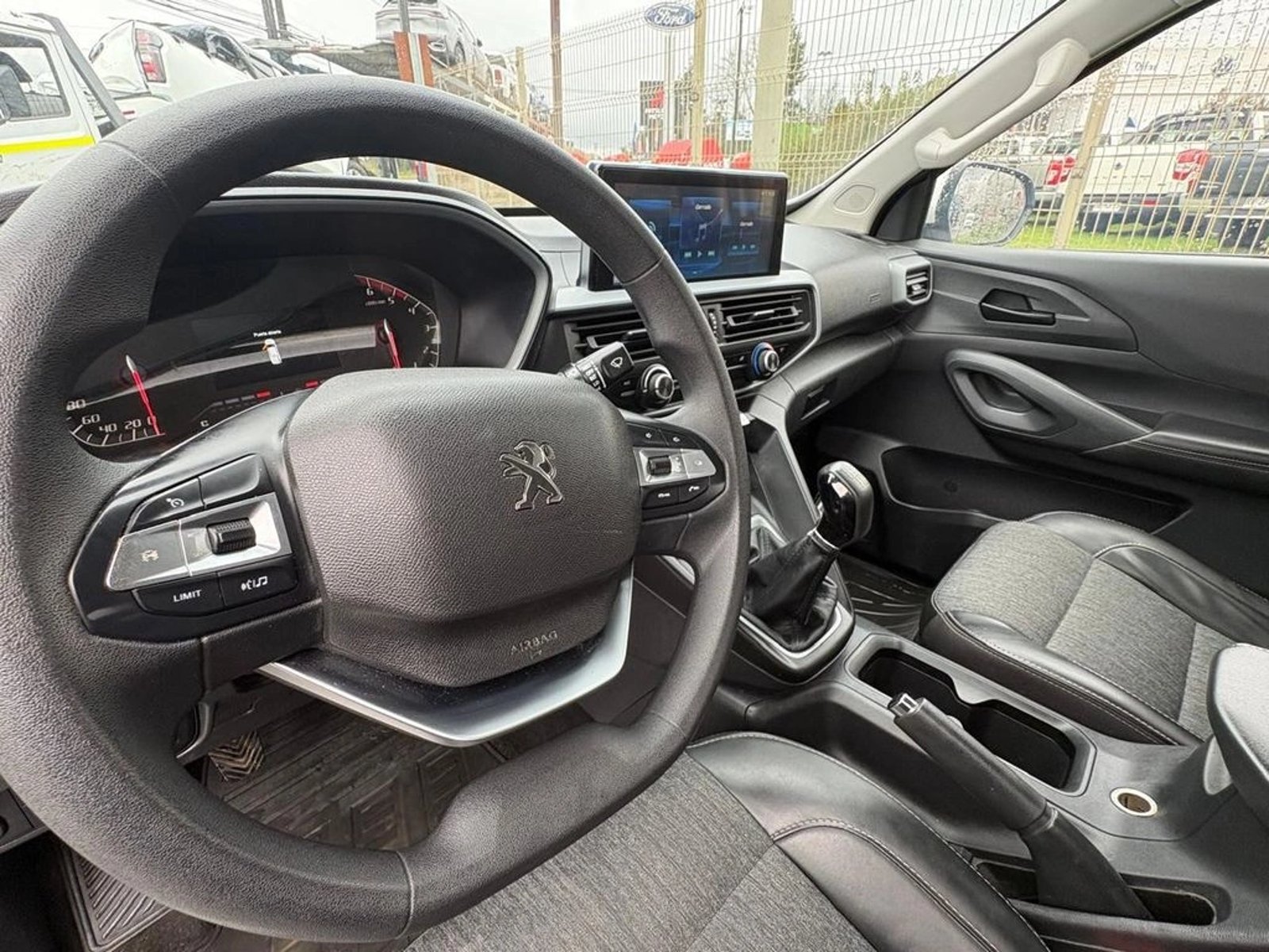 Peugeot LANDTREK 1.9 4X4 MT 2023 - Imagen 7 de 11