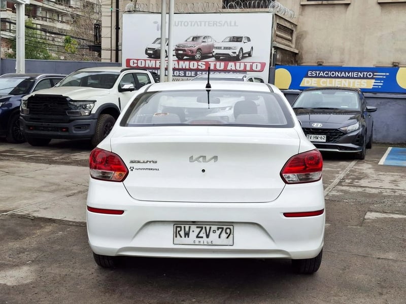 Kia SOLUTO 1.4 2022 - Imagen 8 de 20