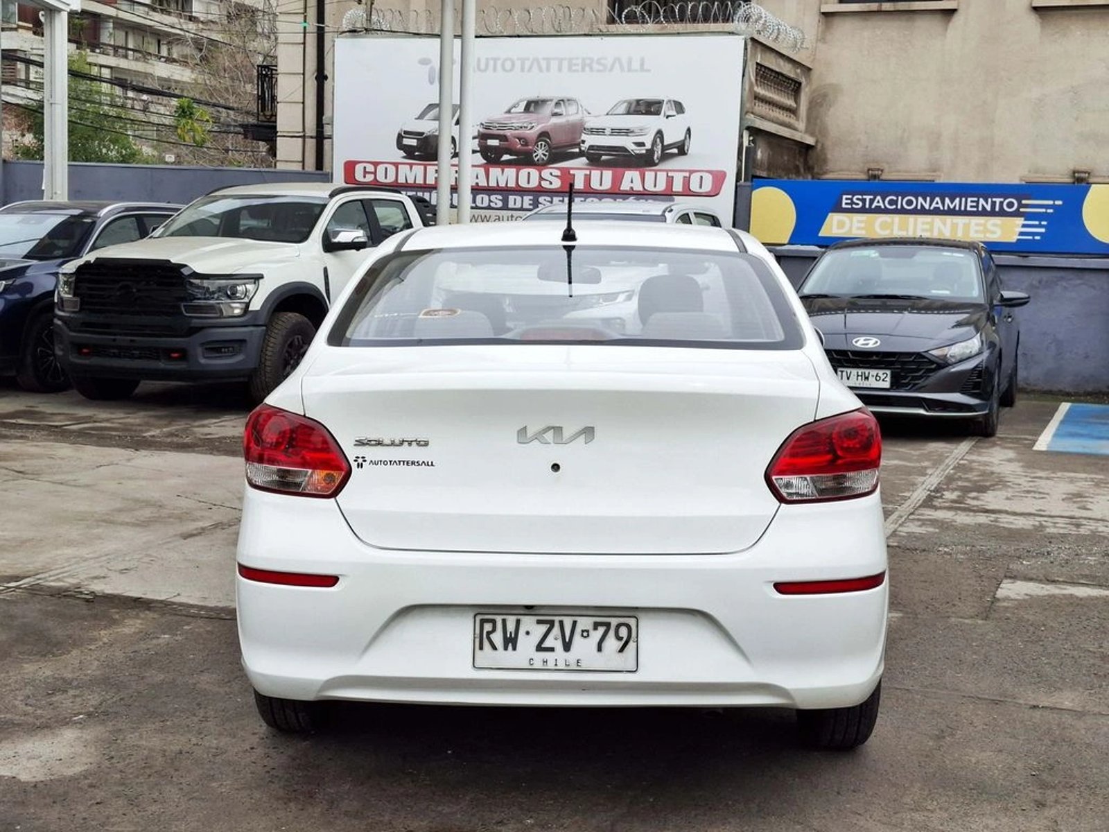 Kia SOLUTO 1.4 2022 - Imagen 8 de 20