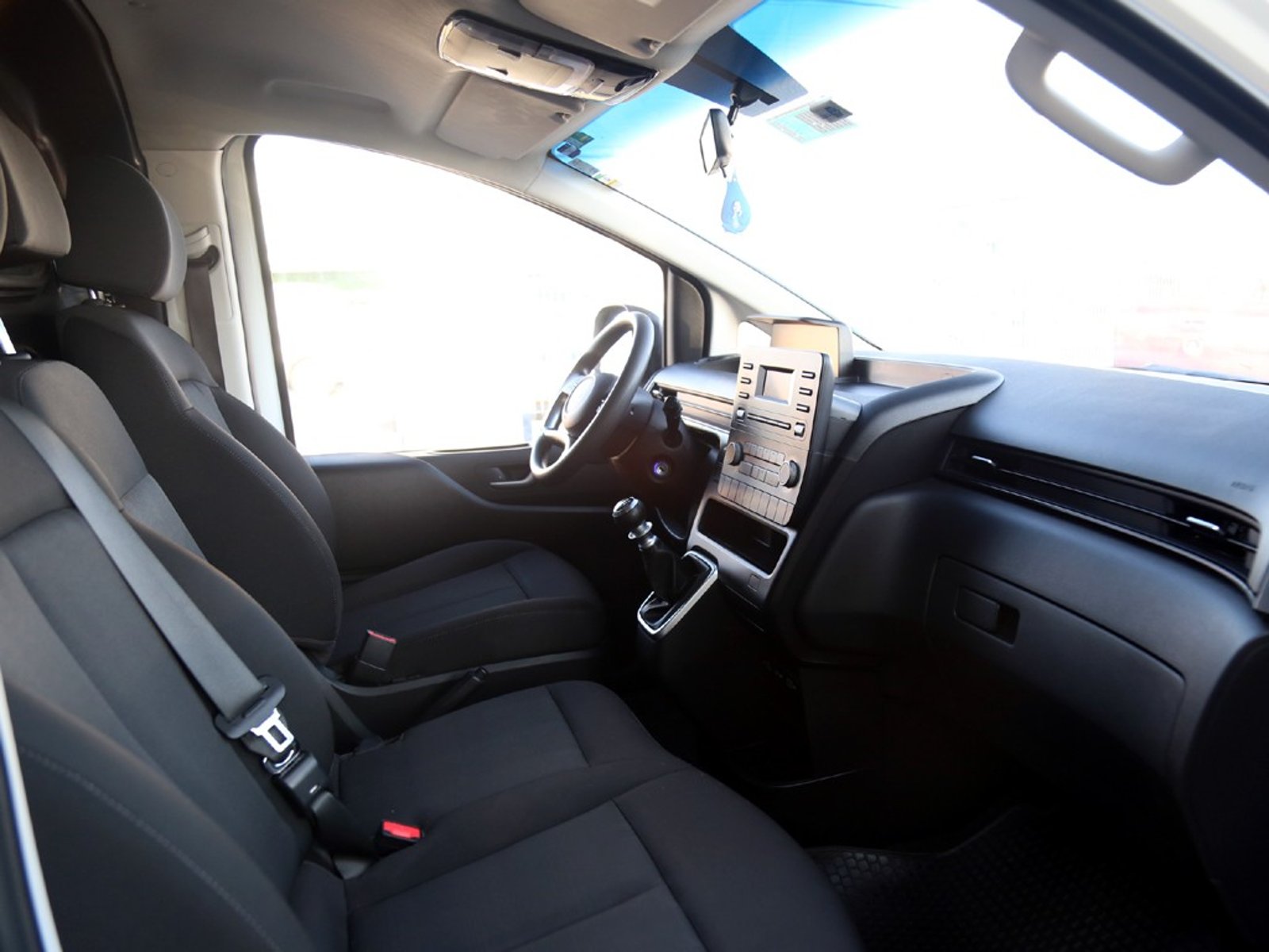HYUNDAI STARIA 2.2 US4 MB CRDI 11P 2023 - Imagen 16 de 20