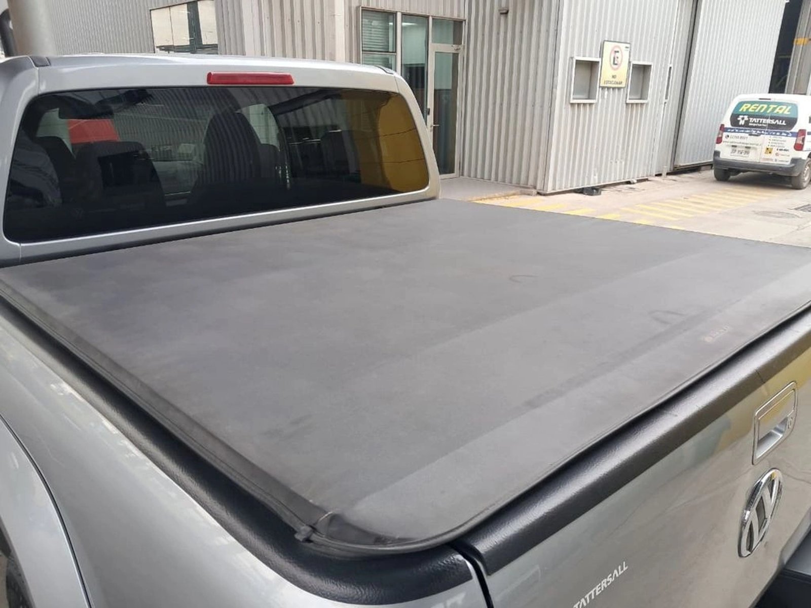 Volkswagen AMAROK COMFORTLINE 4X4 DC AT 2023 - Imagen 12 de 20