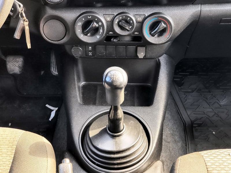 Toyota HILUX DX TSS 2.4 Diesel 4X2 T/M 2023 - Imagen 19 de 20