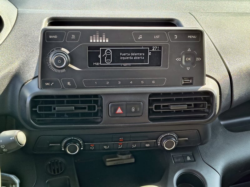 Peugeot PARTNER L1 1.5 Diesel 4X2 T/M 2023 - Imagen 12 de 16