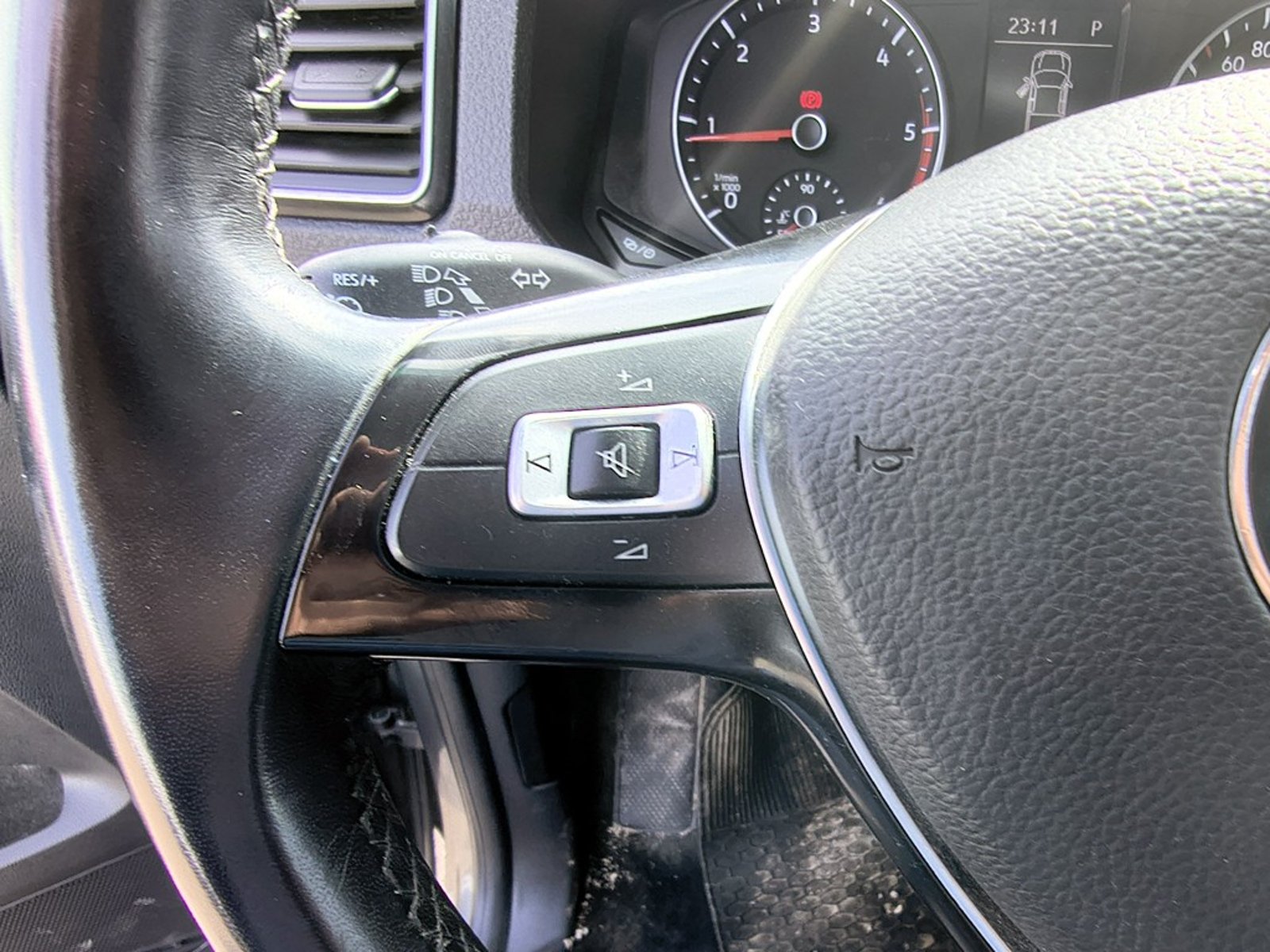 VOLKSWAGEN AMAROK 2.0 Highline AT 4X4 2023 - Imagen 13 de 20