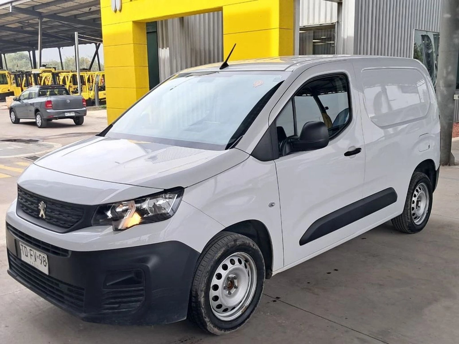 Peugeot PARTNER L1 1.5 HDI MT 4X2 2024 - Foto 2 de 20