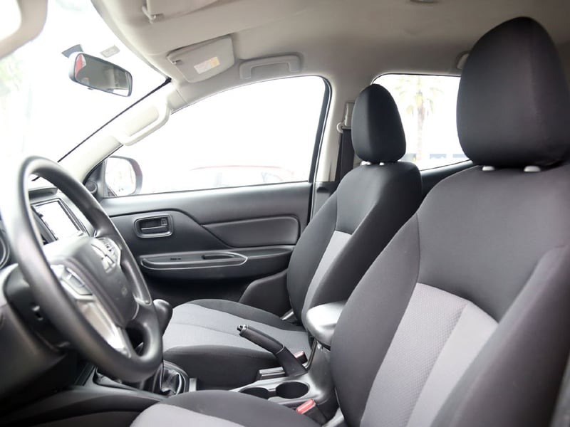 Mitsubishi L200 L200 KATANA 4X2 DIESEL 2023 - Imagen 11 de 19