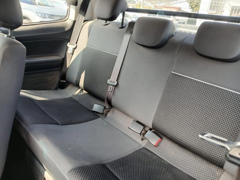 Volkswagen SAVEIRO Saveiro 1.6 MT Cab Ext Confortline 2023 - Imagen 16 de 17