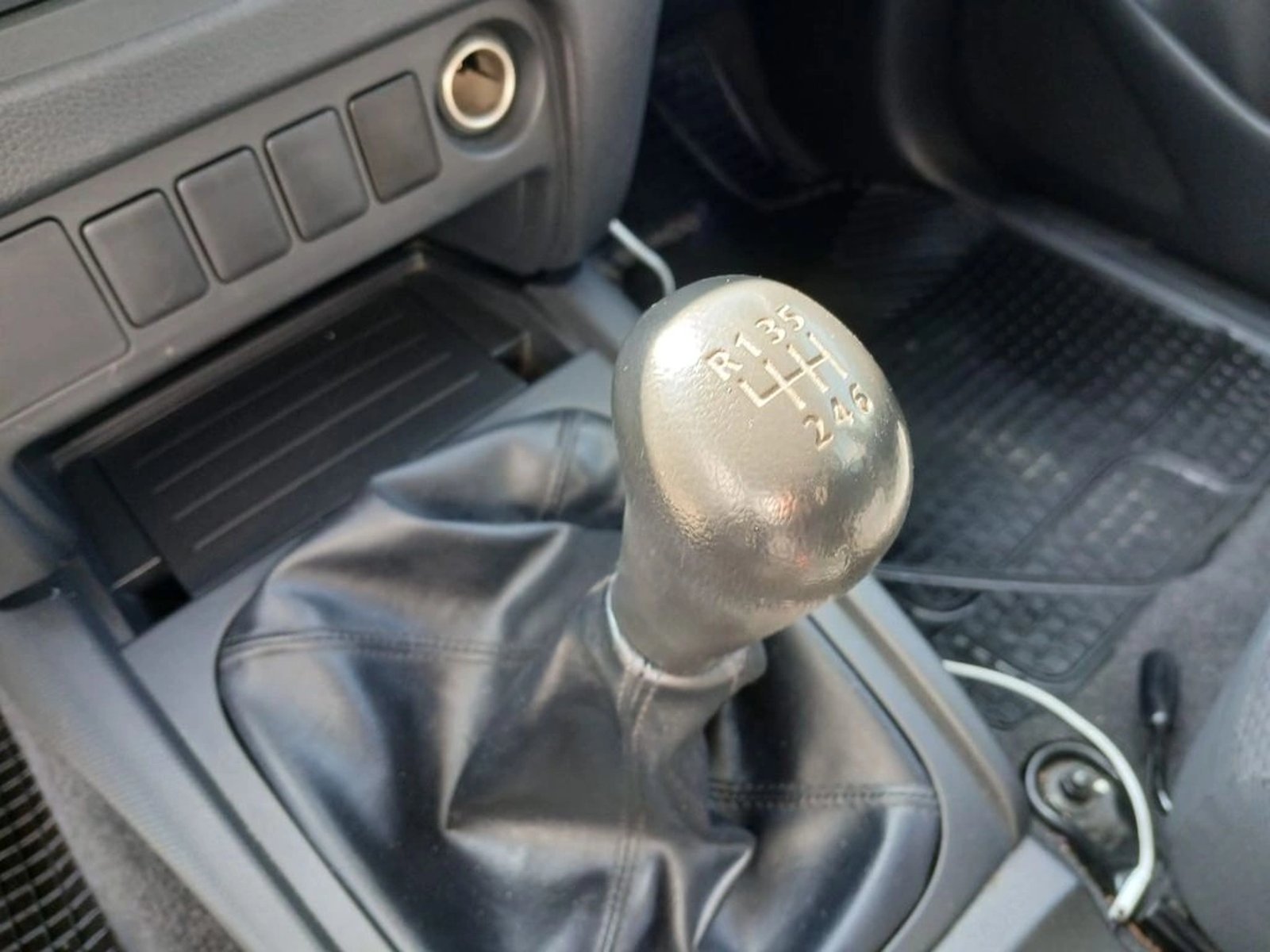 MITSUBISHI L200 L200 KATANA CRT 4X4 2.4 2021 - Imagen 16 de 19