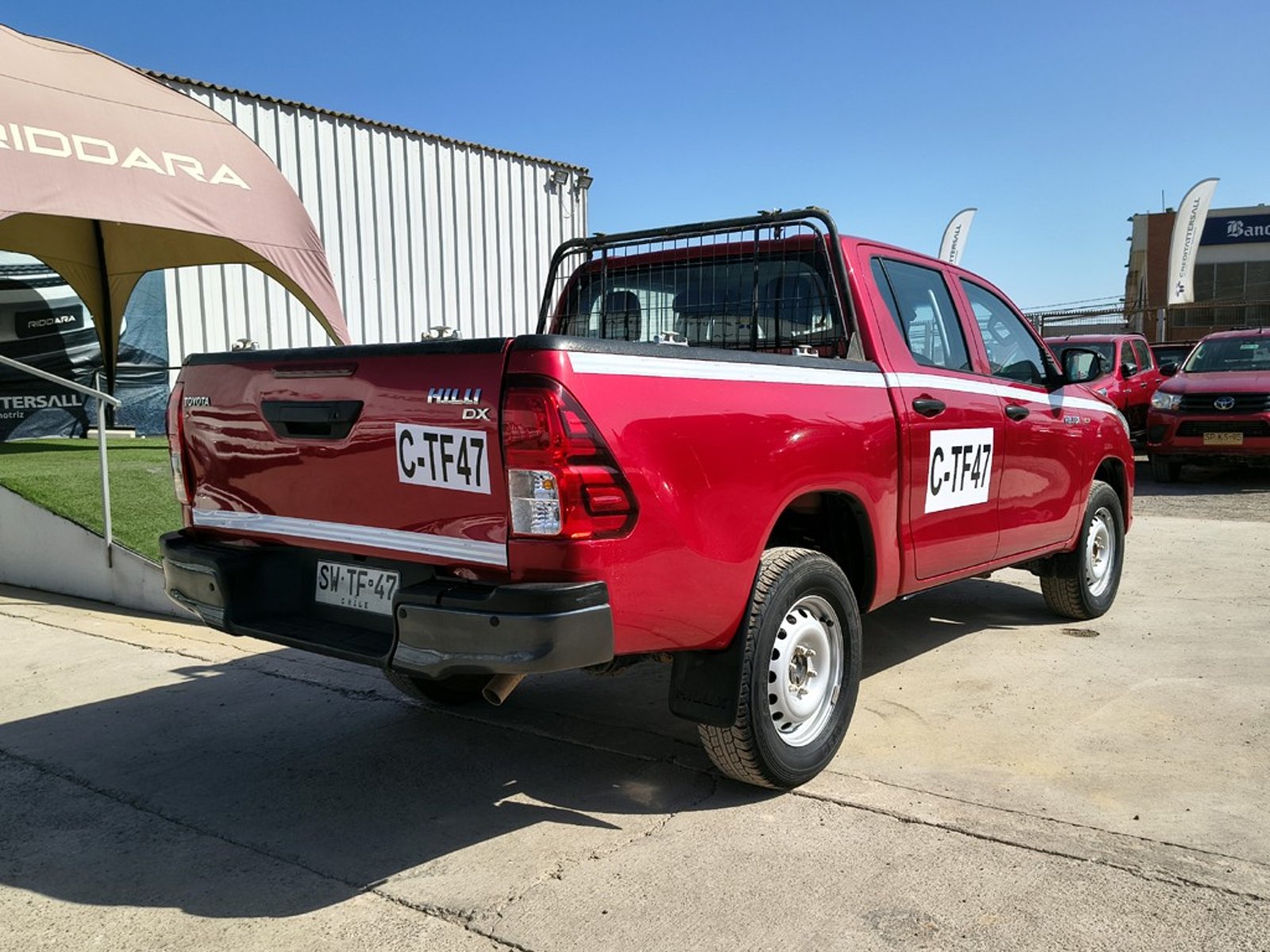 TOYOTA HILUX 2.4 DX 4X2 DIESEL MT 2023 - Imagen 7 de 18