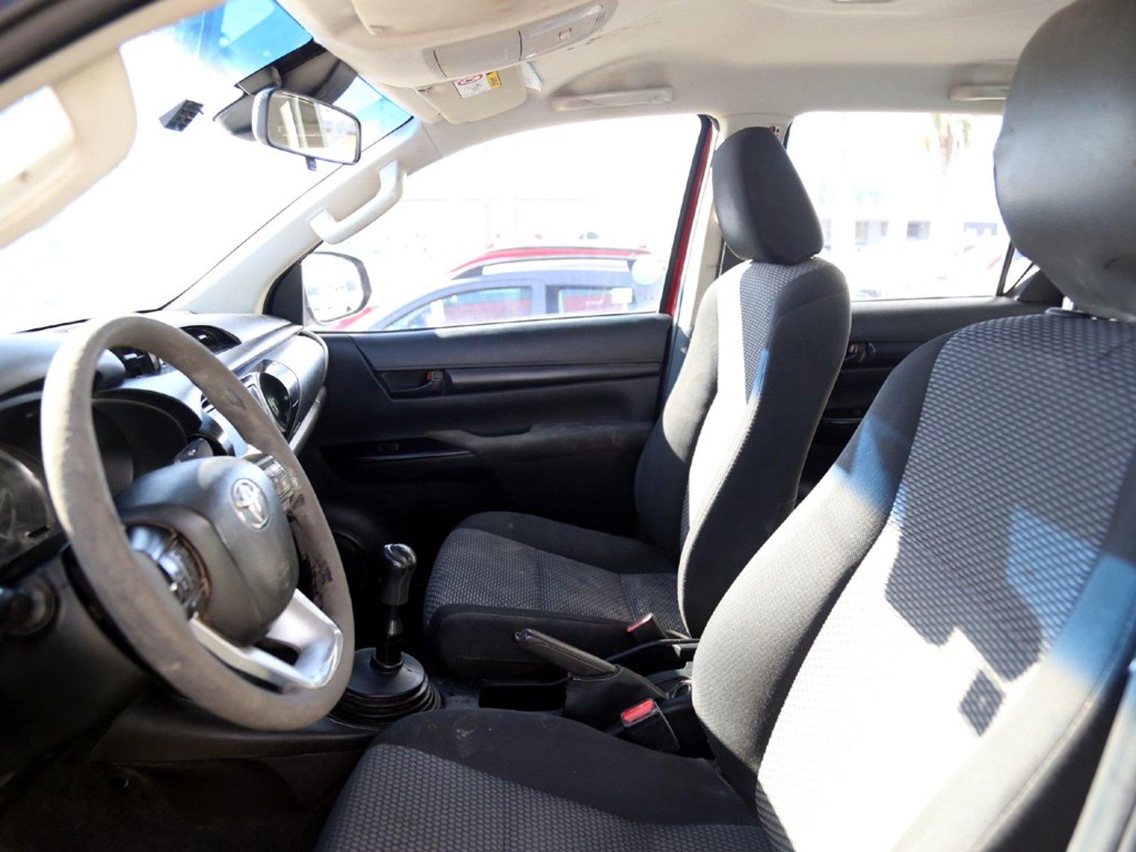 Toyota HILUX 2.4 DX 4x2 MT 2022 - Imagen 11 de 20