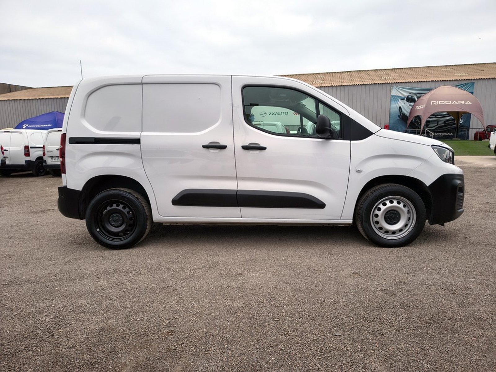 Peugeot PARTNER L1 1.5 Diesel 4X2 T/M 2024 - Imagen 4 de 16