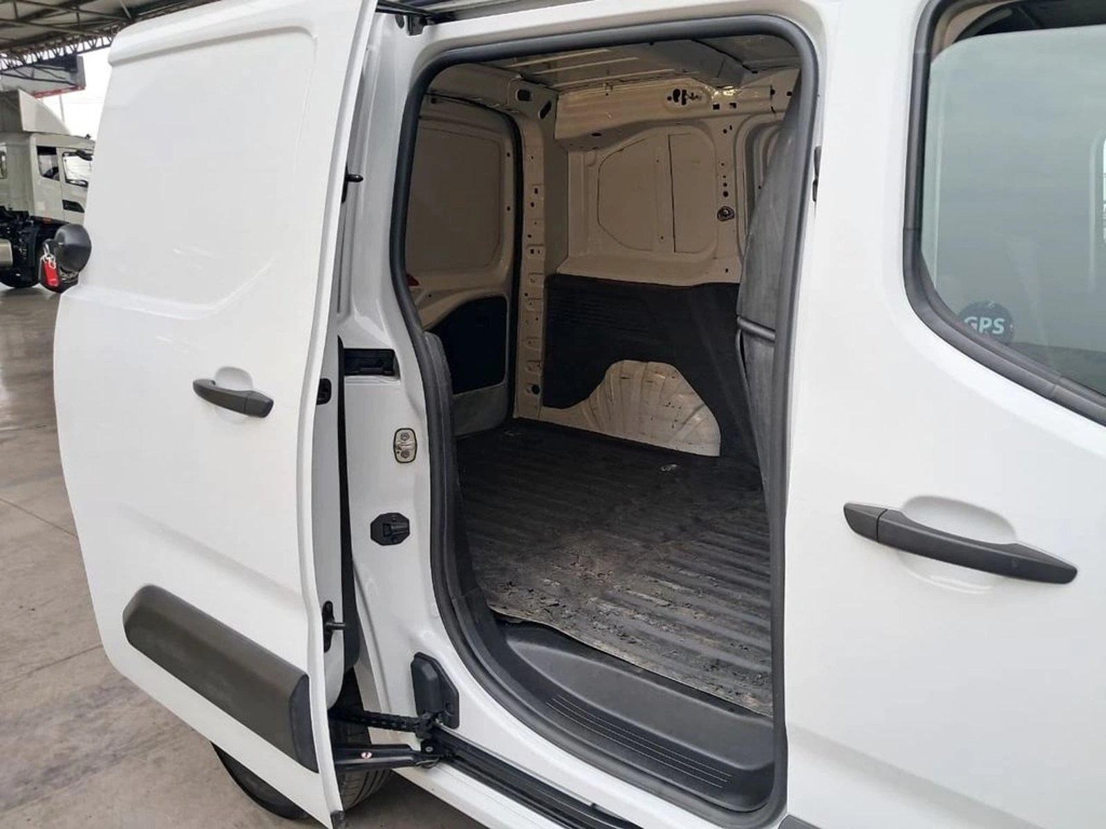 PEUGEOT PARTNER 1.5 L1 HDI 2024 - Imagen 10 de 15