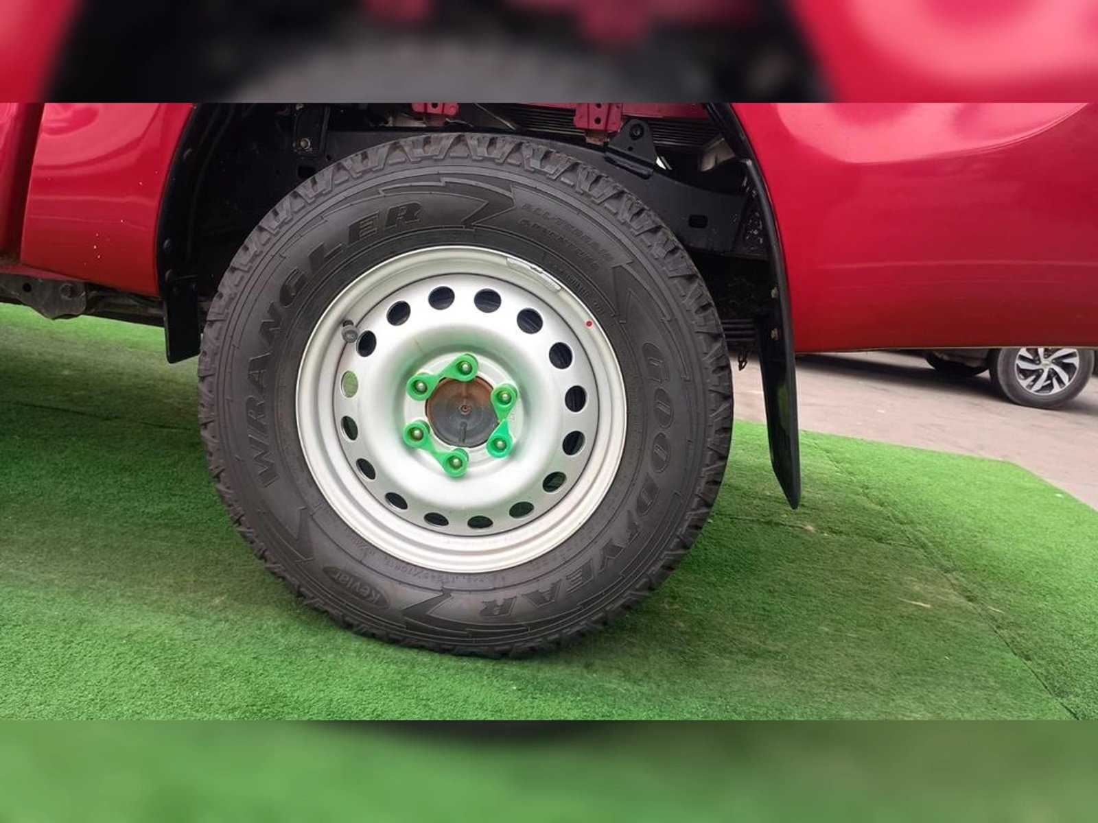 TOYOTA HILUX 2.4 DX DIESEL 4X2 DOB. CAB. MT 4P 2024 - Imagen 7 de 13