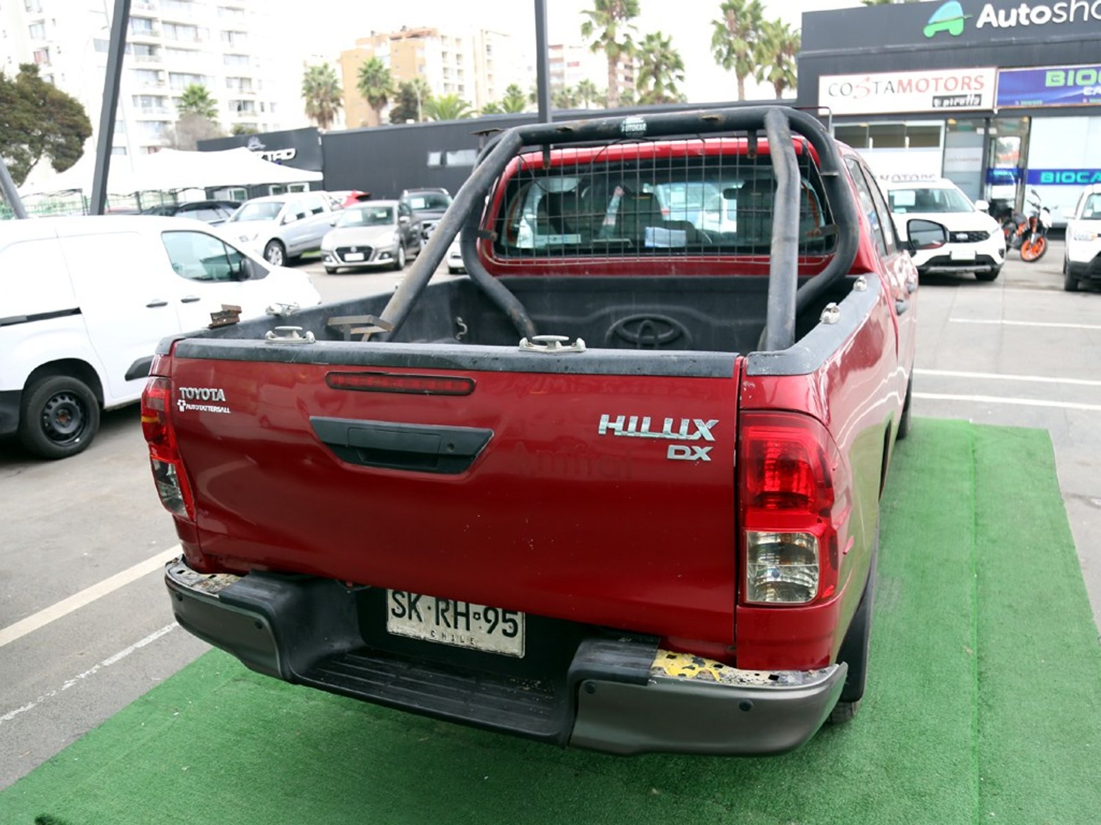 TOYOTA HILUX 2.4 SR 4X2 MT 2023 - Imagen 7 de 20