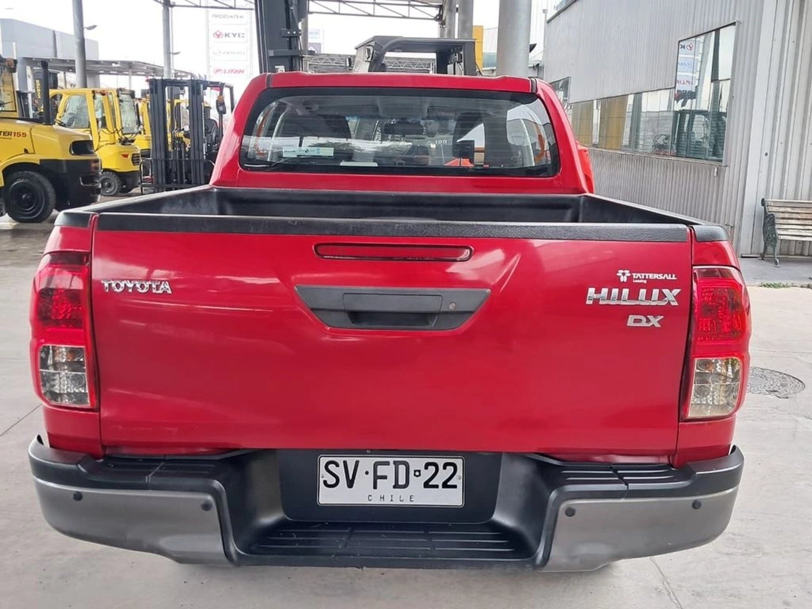 Toyota HILUX 2.4 DX 4X2 MT 2023 - Imagen 7 de 19