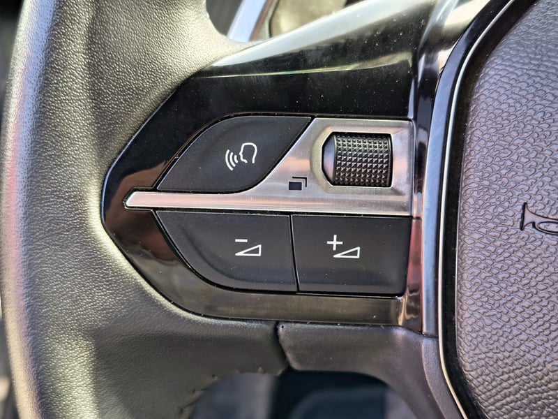 Peugeot 2008 BLUE HDI 1.5 AUT 2025 - Imagen 14 de 20