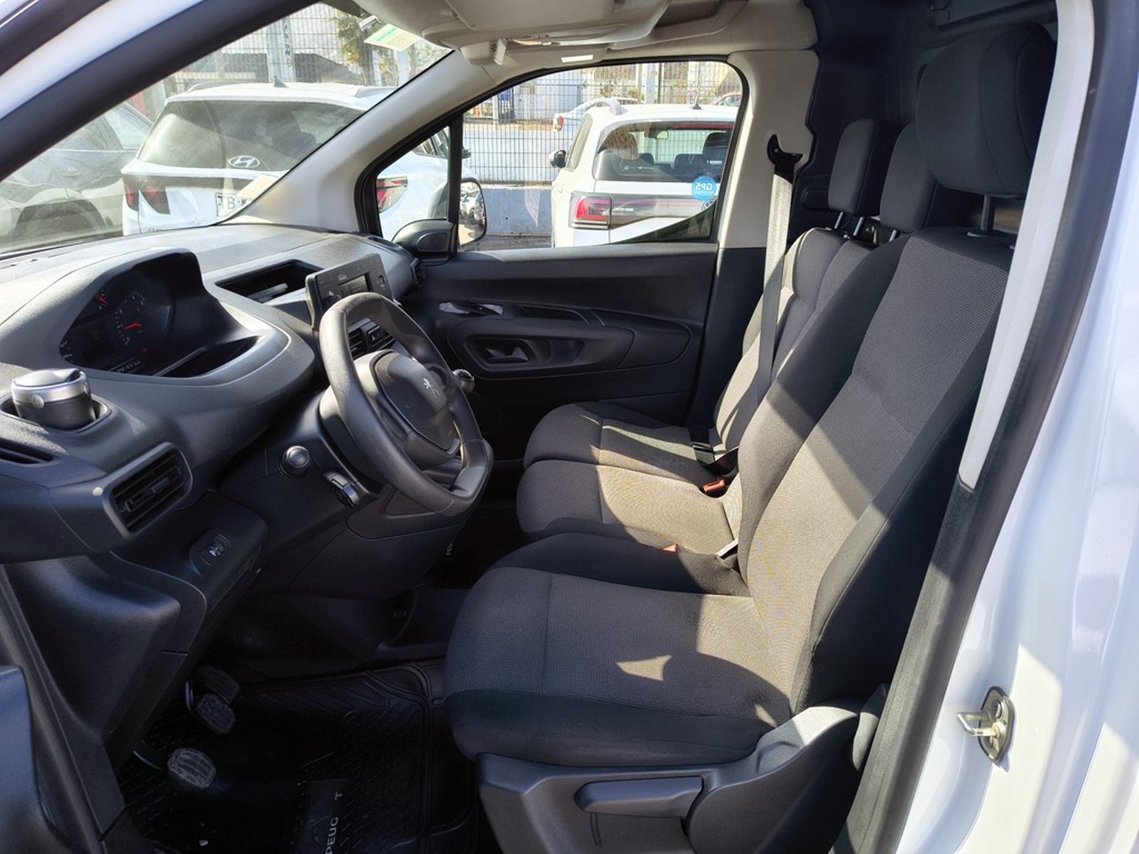 PEUGEOT PARTNER PARTNER 1.6 Diesel 4x2 T/M 2021 - Imagen 9 de 17