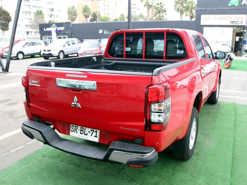 Mitsubishi L200 L200 KATANA 4X2 DIESEL 2023 - Imagen 7 de 19