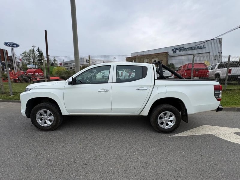 Mitsubishi L200 KATANA CR 4X2 2023 - Imagen 6 de 11